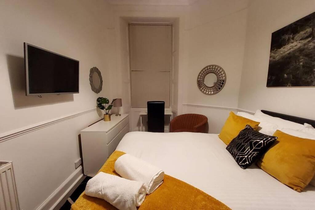 Leith Spectacular Apartment By Sensational Stay Short Lets & Serviced Accommodation With 6 Separate Beds & 2 Baths Edinburgh Exterior foto
