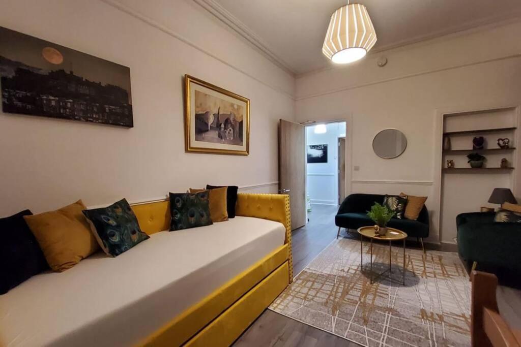 Leith Spectacular Apartment By Sensational Stay Short Lets & Serviced Accommodation With 6 Separate Beds & 2 Baths Edinburgh Exterior foto